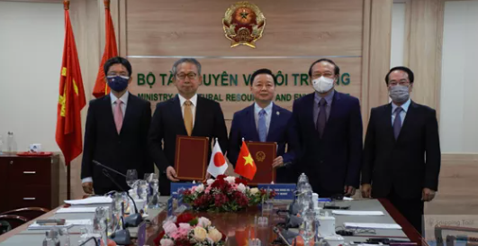 越南政府与日本政府签署《低碳增长(联合信贷机制 - JCM)合作谅解备忘录》