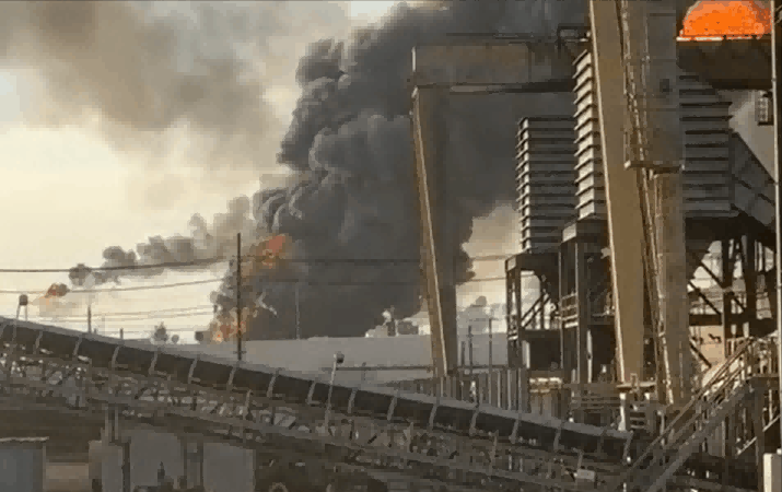 美国得州一炼油厂发生爆炸:每日产能38万桶